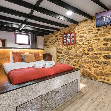 Отель Guestready - Charming Stone Wall Retreat Вила-Нова-ди-Гая Экстерьер фото